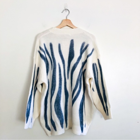 Solution Los Angeles Oversized Blue Stripe Sweater – Size M/L NWT - Picture 6 of 13